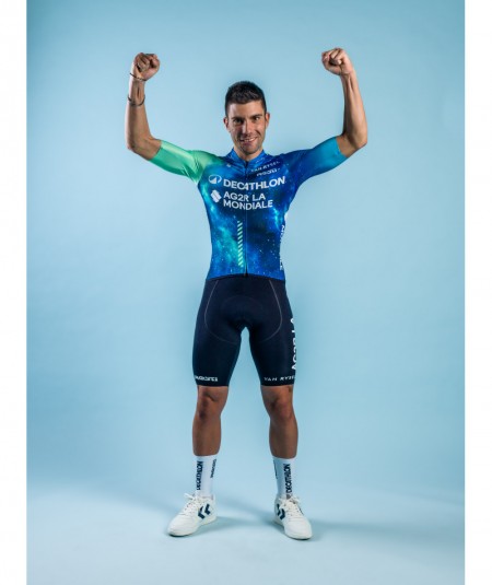 Maillot de l'équipe AG2R 2024